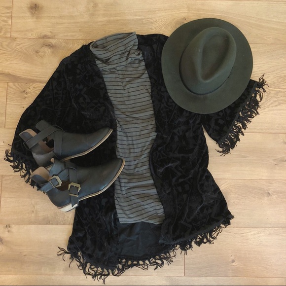 Kendall & Kylie Sweaters - Kendall & Kylie Black Velvet Kimono